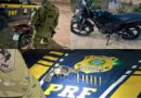 PRF apreende arma de fogo e duas motos furtadas em operações de fim de semana