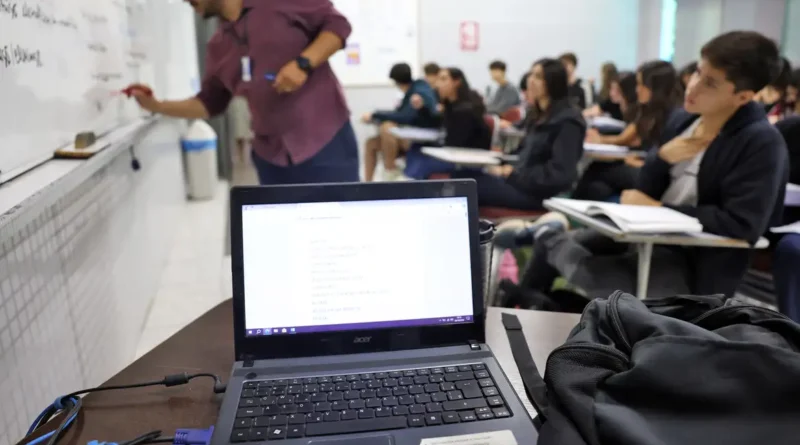 Prazo para complementar inscrição do Fies segue até 4 de agosto Prazo para complementar inscrição do Fies segue até 4 de agosto